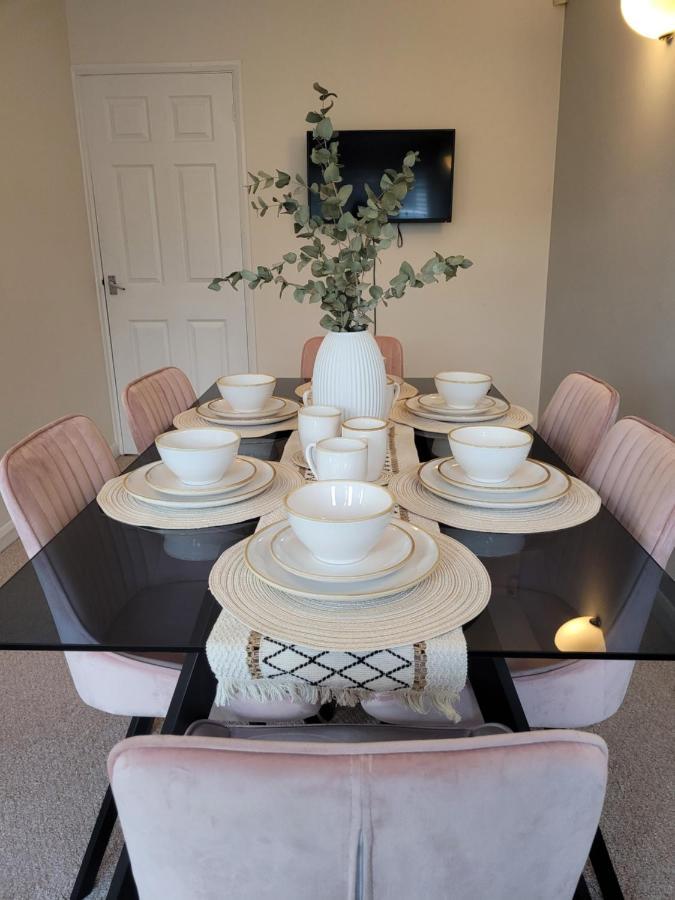 4-Bedroom Home Near Ema, Sleeps 6 Castle Donington Exterior foto