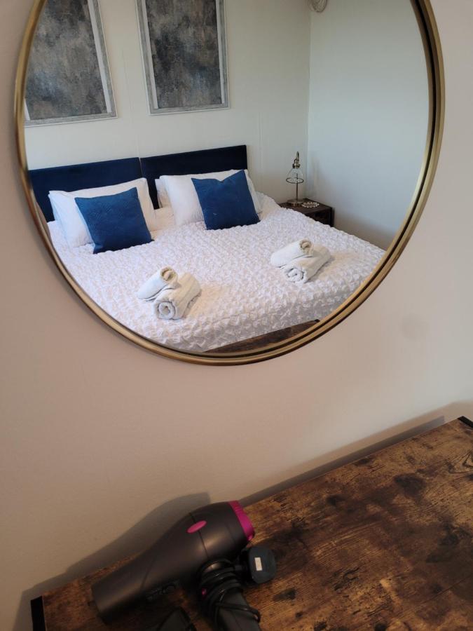 4-Bedroom Home Near Ema, Sleeps 6 Castle Donington Exterior foto