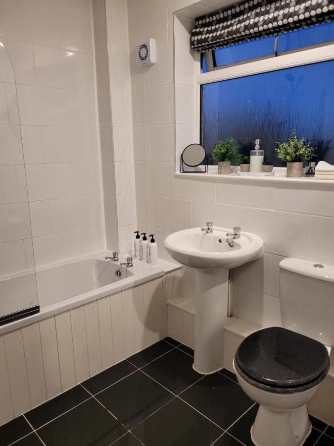 4-Bedroom Home Near Ema, Sleeps 6 Castle Donington Exterior foto